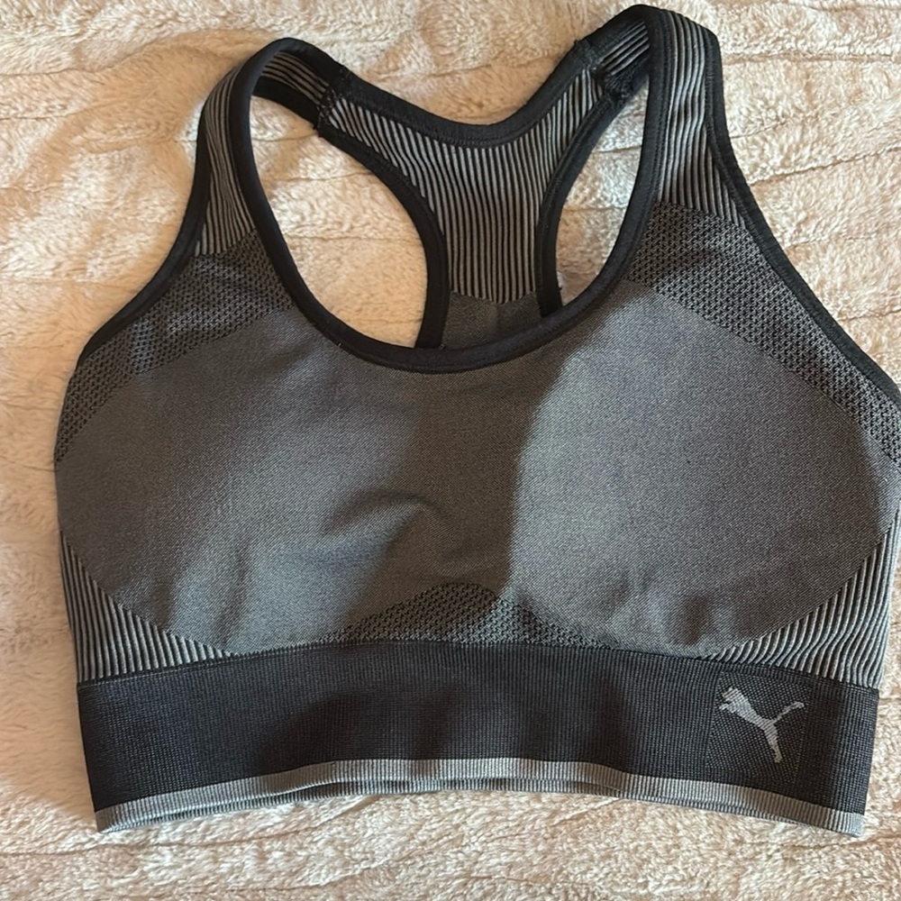 MM164 Puma sports bra with cup inserts